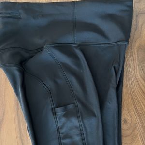 Lululemon fast and free Fleece Leggings Size 6 25”